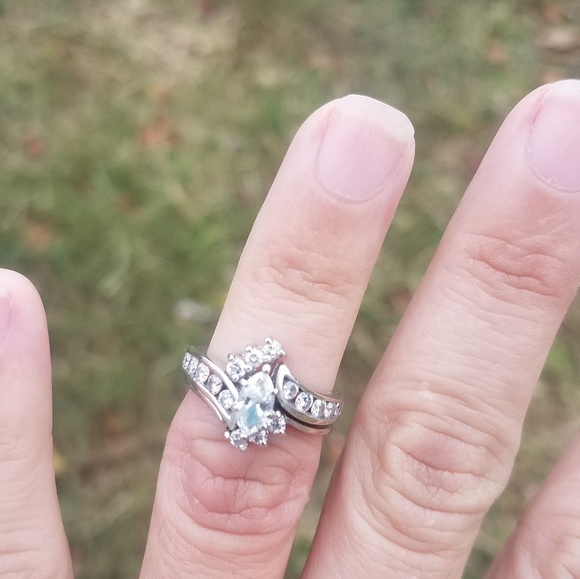 Wedding ring set - Picture 2 of 8